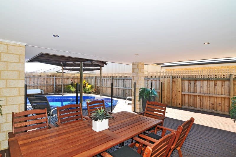 25 Tectona Way, HALLS HEAD WA 6210, Halls Head - Thumbnail 2