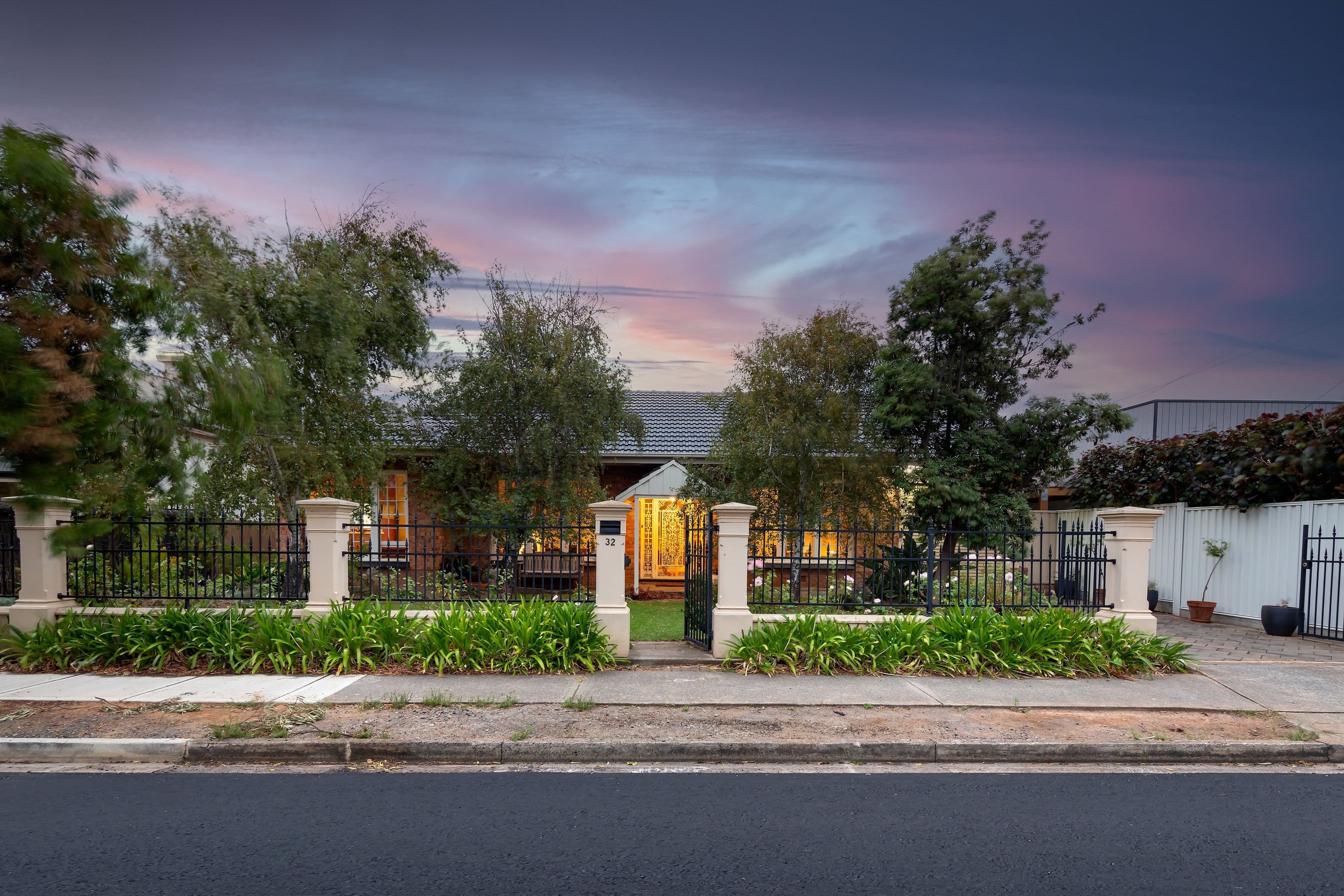 32 Downing Street, Hove SA 5048, Hove - Image 1