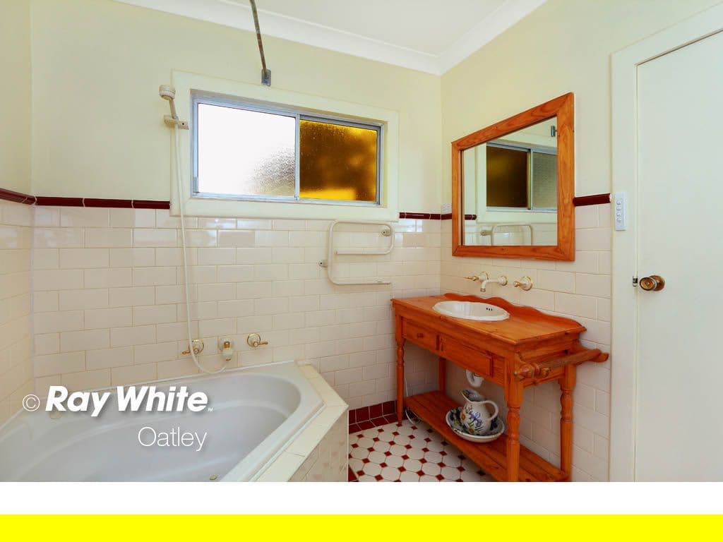 82 Gungah Bay Road, OATLEY NSW 2223, Oatley - Thumbnail 4