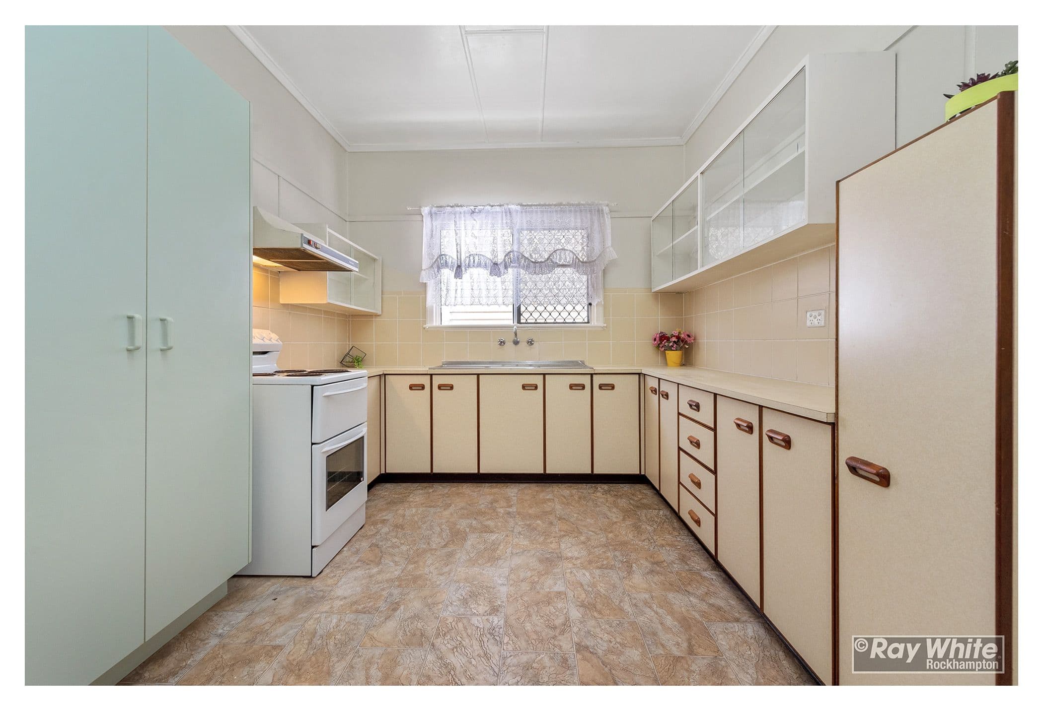 16 Tung Yeen Street, Park Avenue QLD 4701, Park Avenue - Thumbnail 3