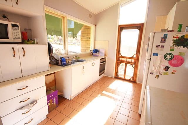 25 Evergreen Avenue, BRADBURY NSW 2560, Bradbury - Thumbnail 5