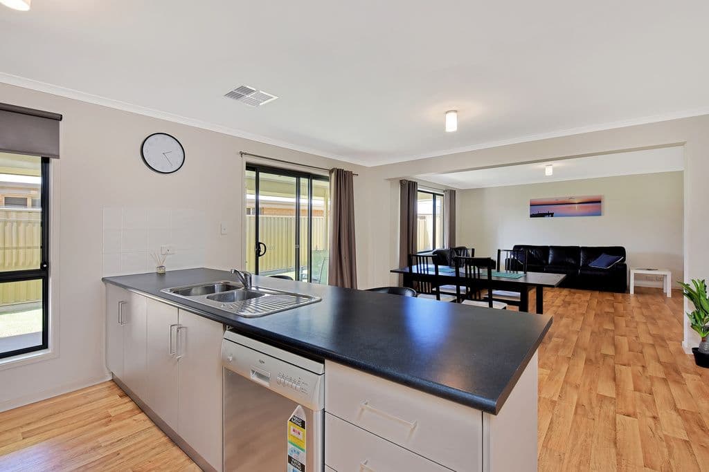 8 Shell Street, Seaford Meadows SA 5169, Seaford Meadows - Thumbnail 3