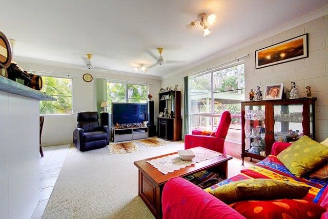 77 Marina Drive, BUSHLAND BEACH QLD 4818, Bushland Beach - Thumbnail 3