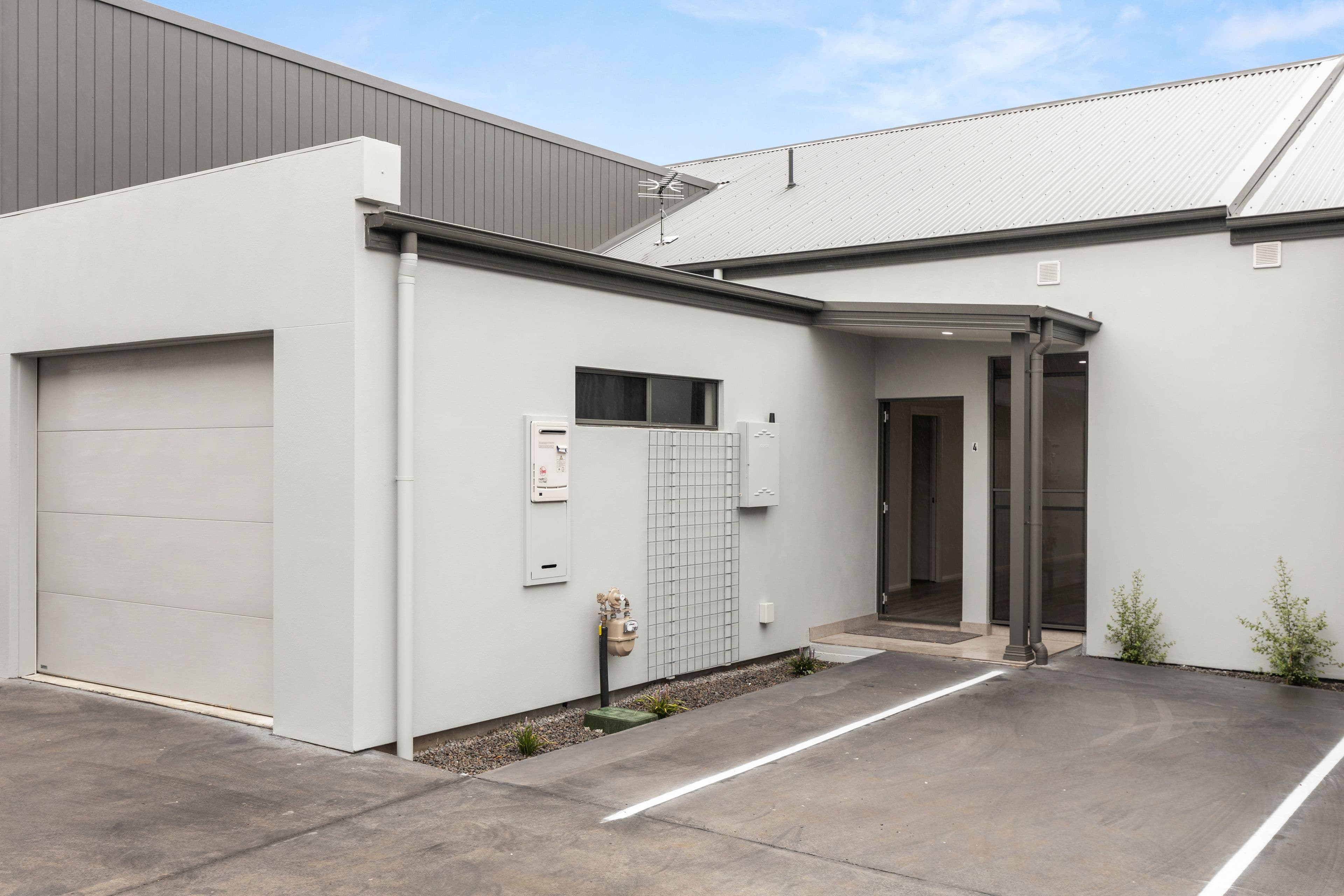 4 McKenzie Crescent, GOULBURN NSW 2580, Goulburn - Thumbnail 2