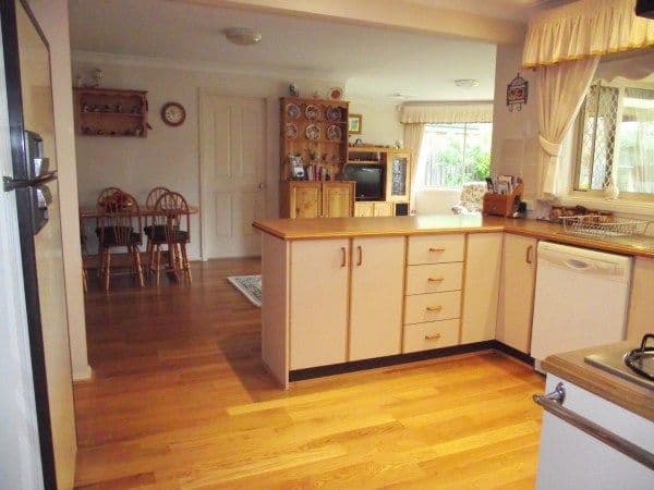 19 Jimbour Court, WATTLE GROVE NSW 2173, Wattle Grove - Thumbnail 7