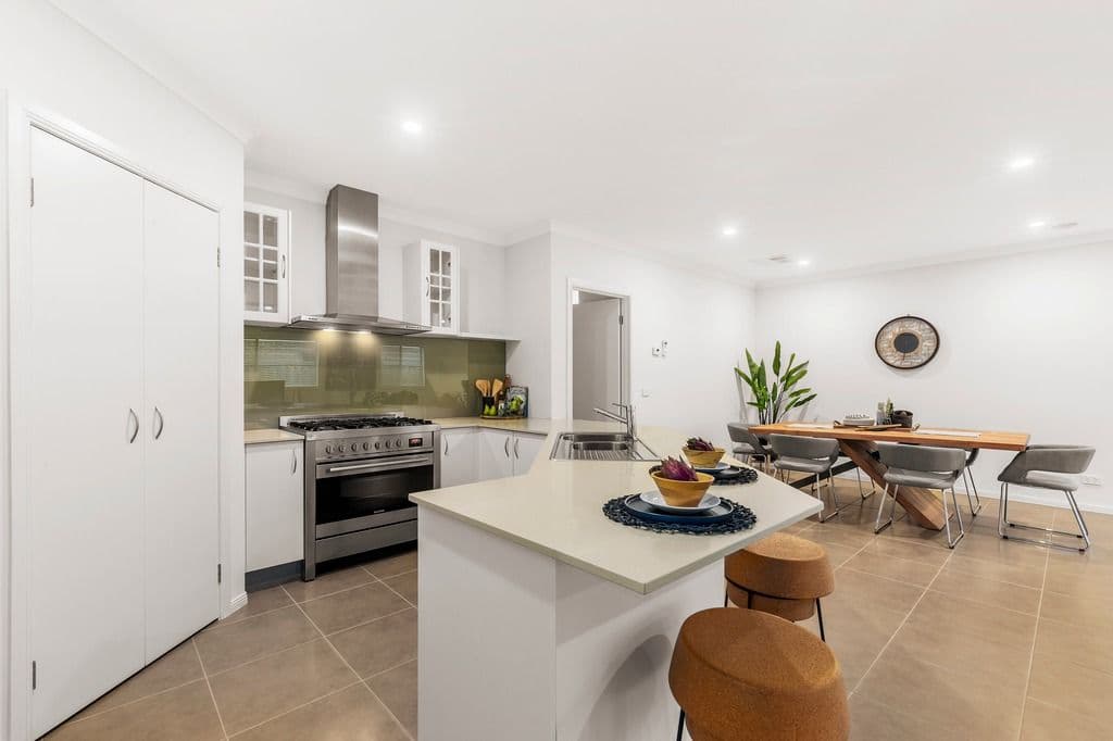 56 Vantage Point Boulevard, Doreen VIC 3754, Doreen - Thumbnail 2