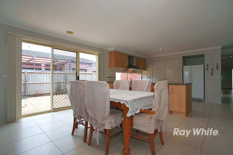 61 Pepperbush Circuit, CRANBOURNE VIC 3977, Cranbourne - Thumbnail 5