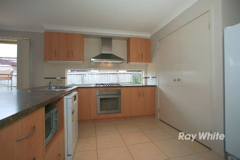 61 Pepperbush Circuit, CRANBOURNE VIC 3977, Cranbourne - Thumbnail 6