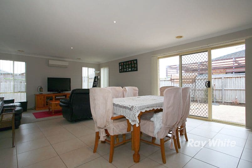 61 Pepperbush Circuit, CRANBOURNE VIC 3977, Cranbourne - Thumbnail 8