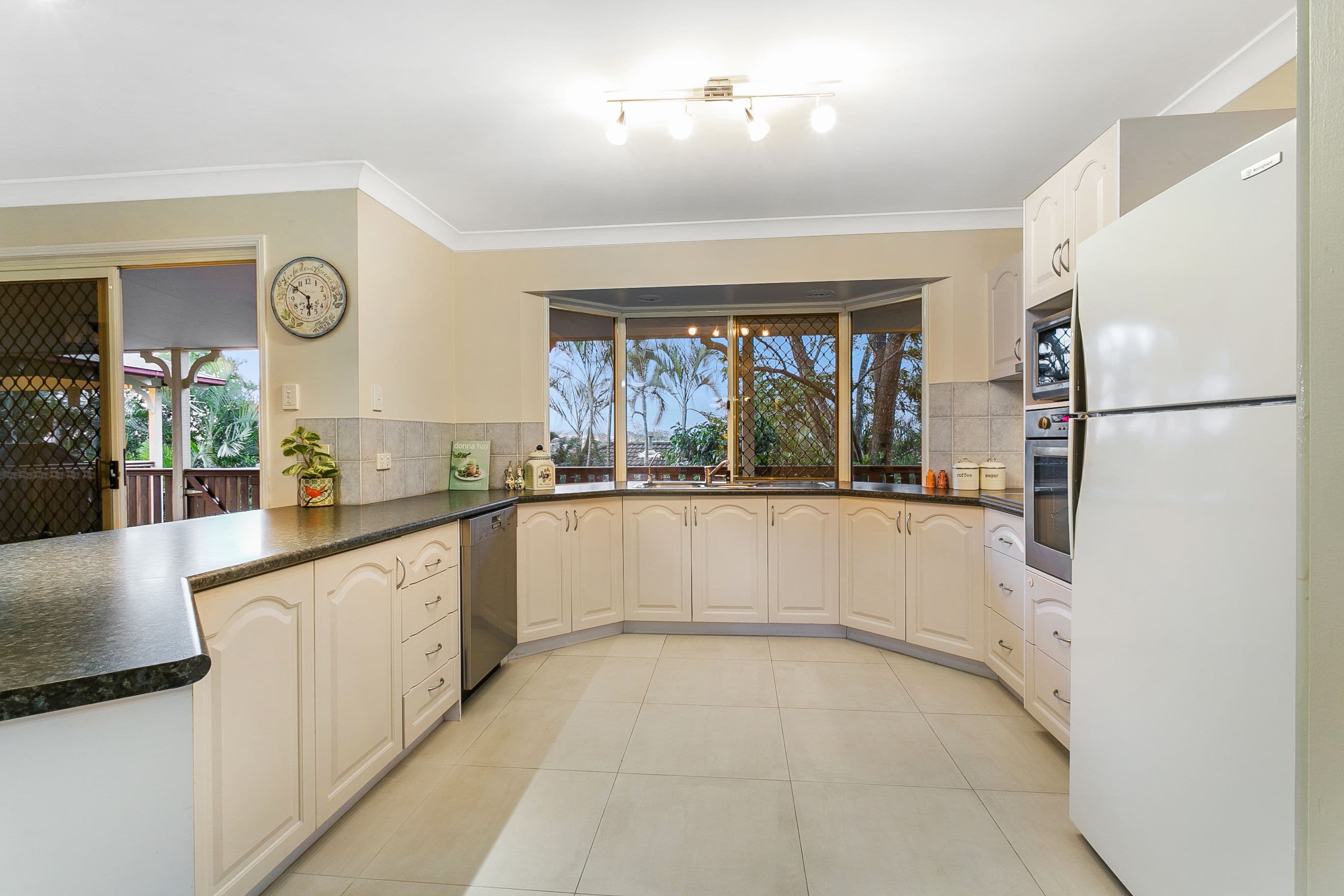 18 Carissa Street, Sinnamon Park QLD 4073, Sinnamon Park - Thumbnail 7