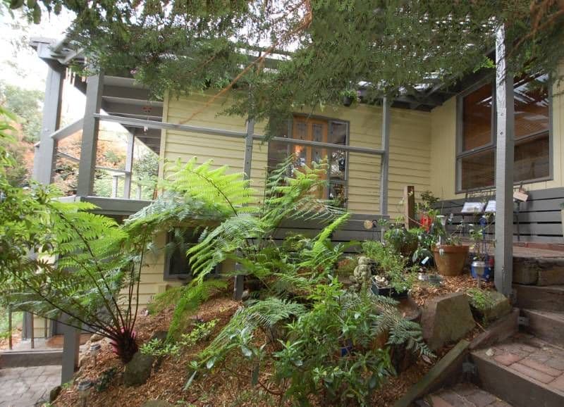 13 Blue Wren Court, MOUNT EVELYN VIC 3796, Mount Evelyn - Thumbnail 2