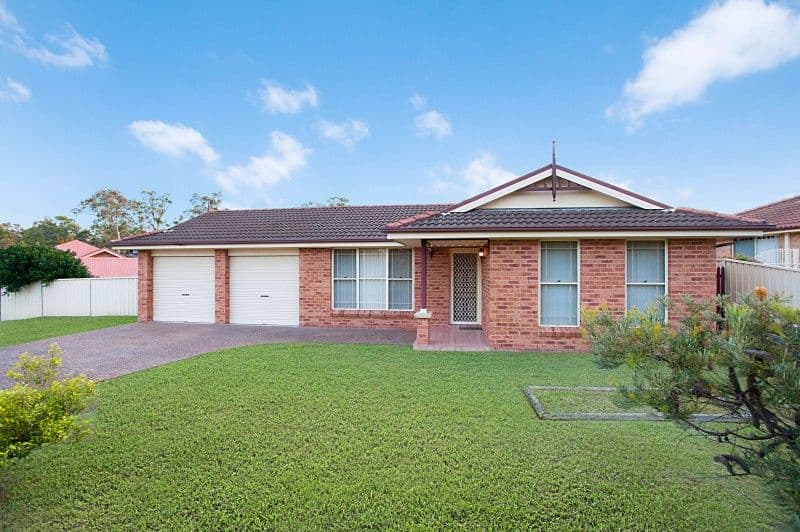 4 Jacaranda Close, ABERGLASSLYN NSW 2320, Aberglasslyn - Image 1