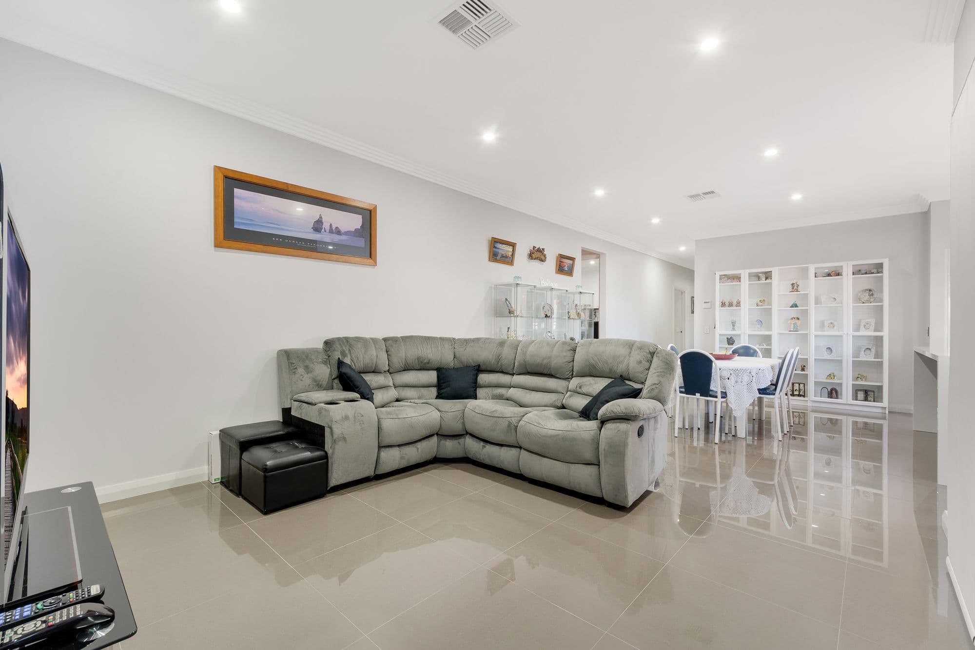 54 Macarthur Circuit, Camden Park - Thumbnail 4