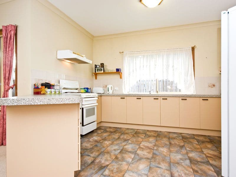 29 Glengyle Place, FOREST LAKE QLD 4078, Forest Lake - Thumbnail 2