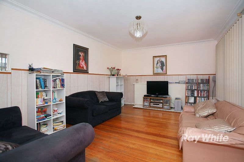 10 Jeffery Avenue, NOBLE PARK VIC 3174, Noble Park - Thumbnail 2
