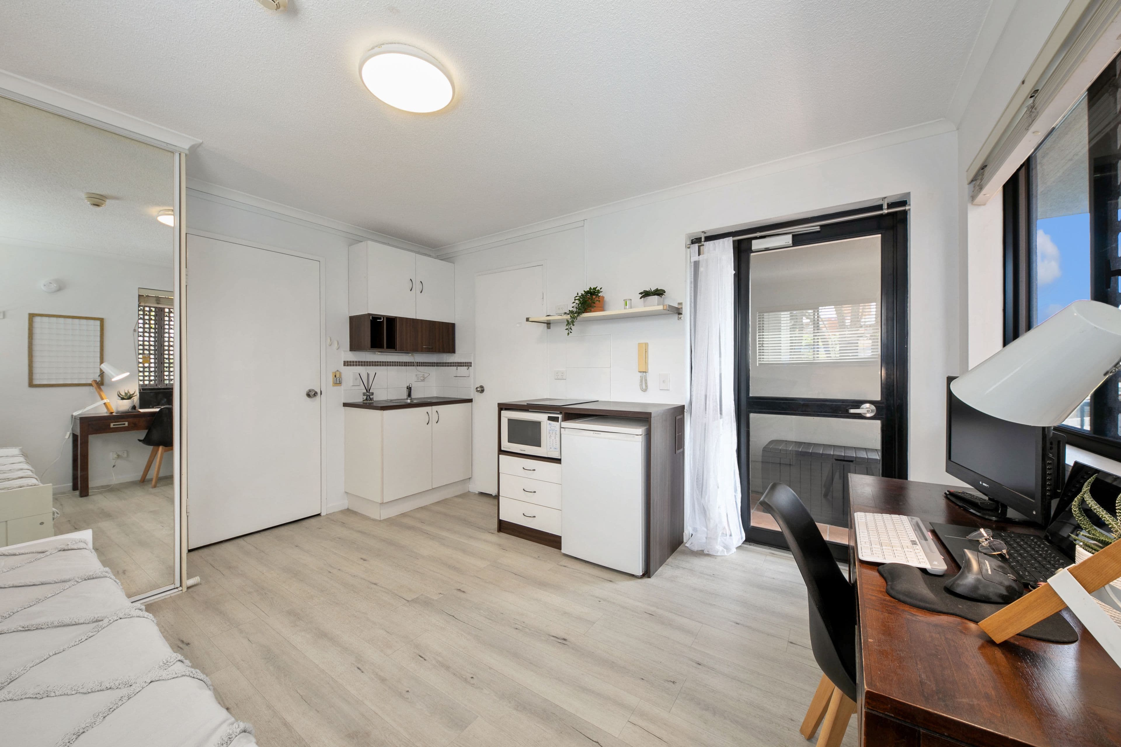 75 Thorn Street, Kangaroo Point QLD 4169, Kangaroo Point - Thumbnail 3
