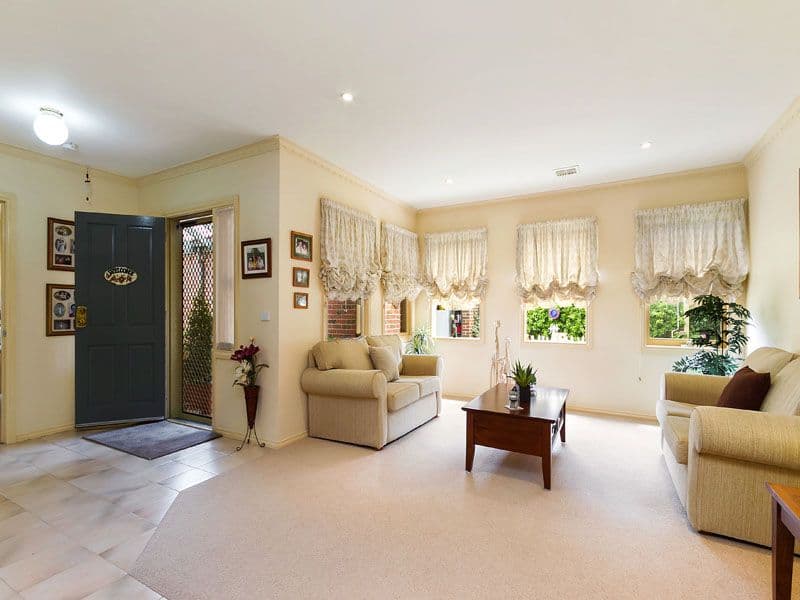 39 Kingston Drive, DINGLEY VILLAGE VIC 3172, Dingley Village - Thumbnail 3