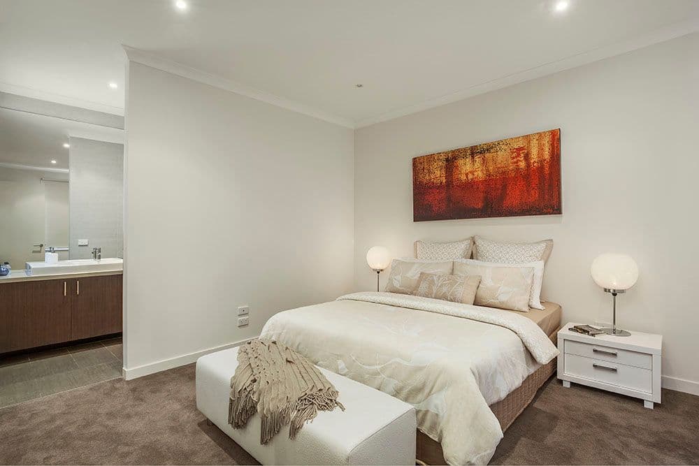 84A Russell Crescent, DONCASTER EAST VIC 3109, Doncaster East - Thumbnail 3