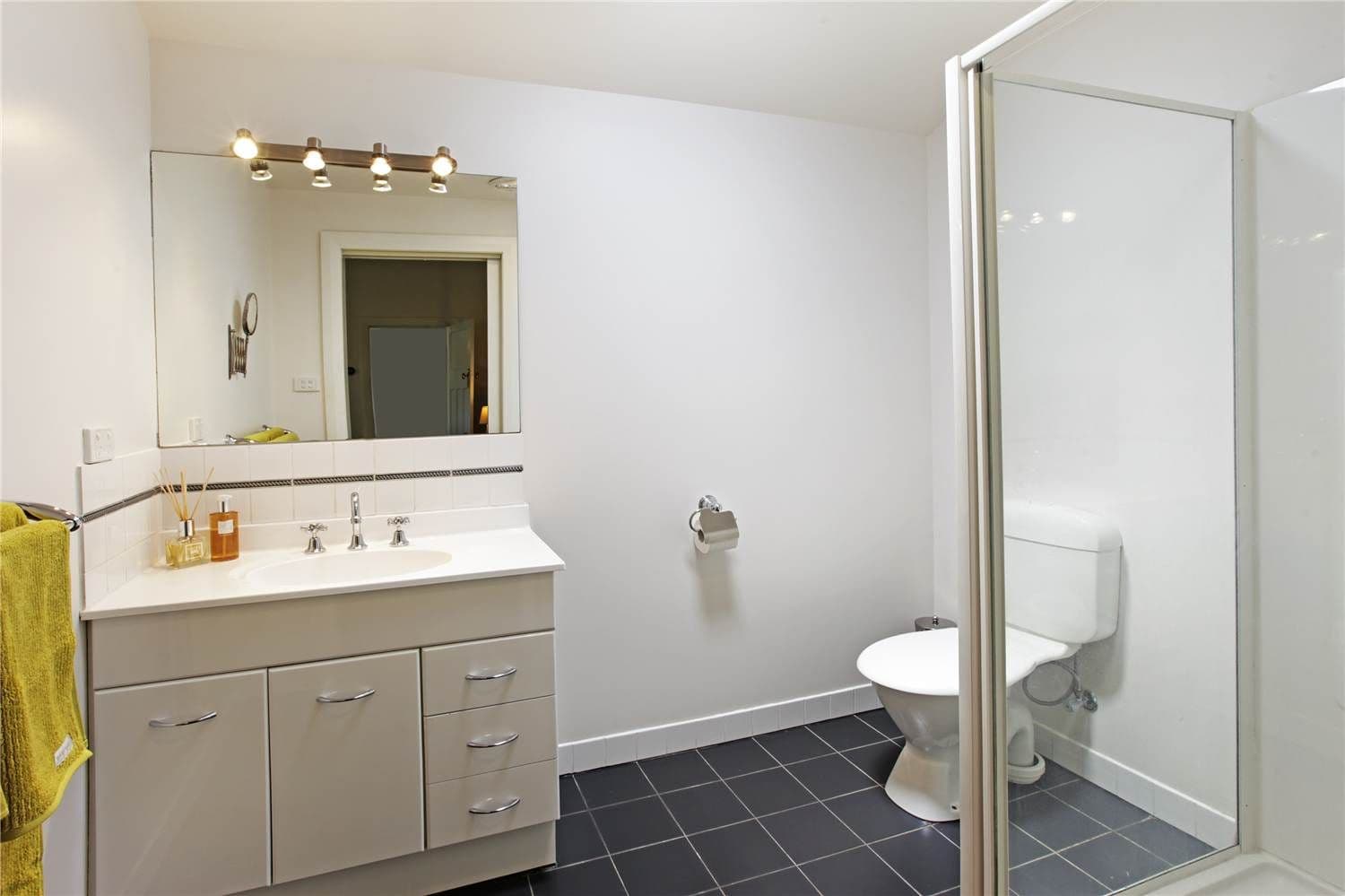 8 Bay Street, RIPPLESIDE VIC 3215, Rippleside - Thumbnail 8