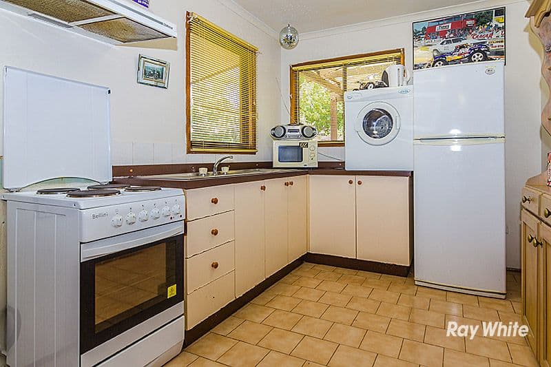 37 Roberts Road, Cranbourne VIC 3977, Cranbourne - Thumbnail 3