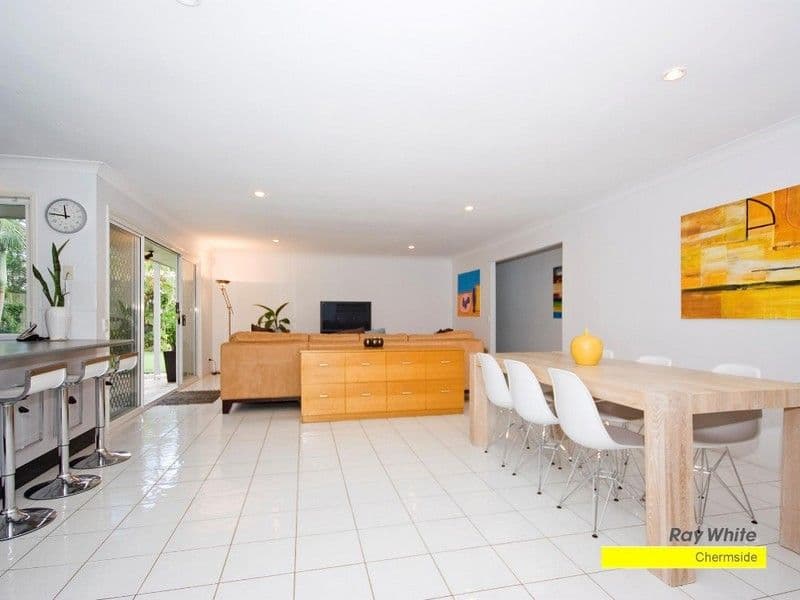10 Coolabah Crescent, BRIDGEMAN DOWNS QLD 4035, Bridgeman Downs - Thumbnail 2