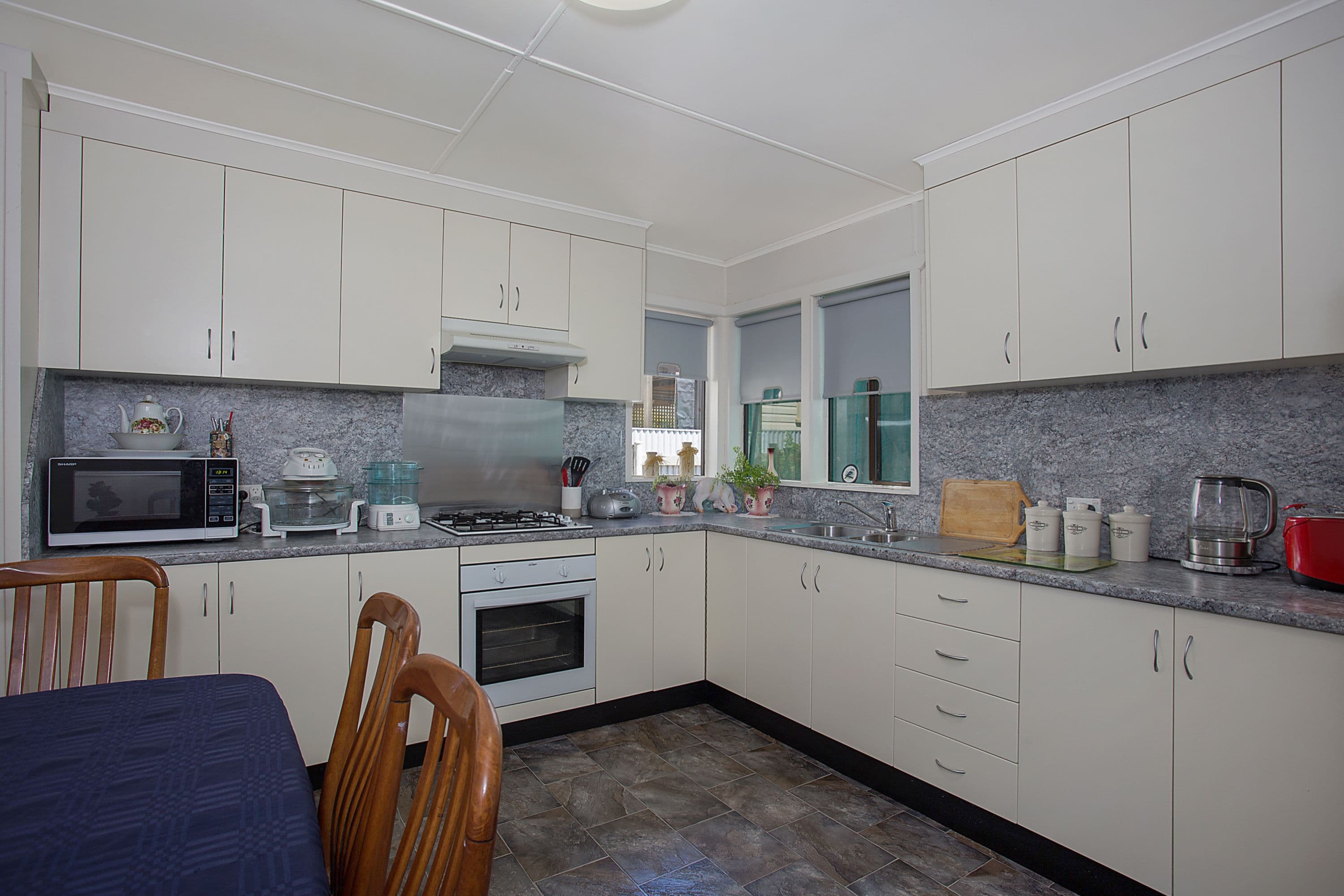 18 McNicol Street, Camperdown VIC 3260, Camperdown - Thumbnail 3