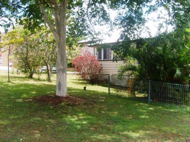 27 Gainsborough Street, MOOROOKA QLD 4105, Moorooka - Thumbnail 2