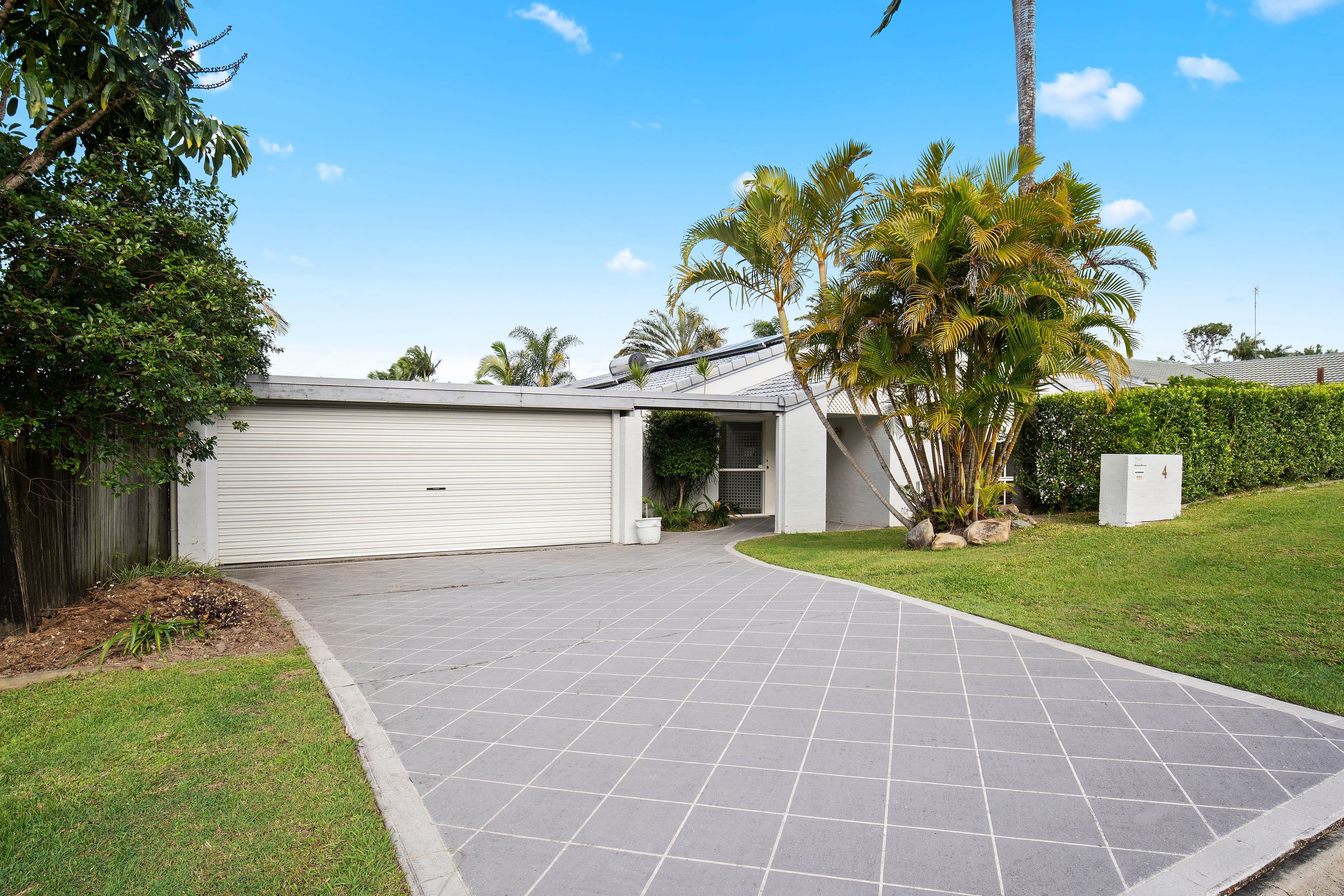 4 Bradstone Road, Carrara QLD 4211, Carrara - Thumbnail 2