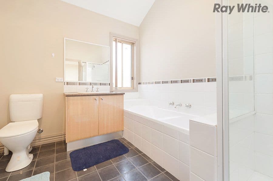 7 Lorraine Court, Hillside VIC 3037, Hillside - Thumbnail 4