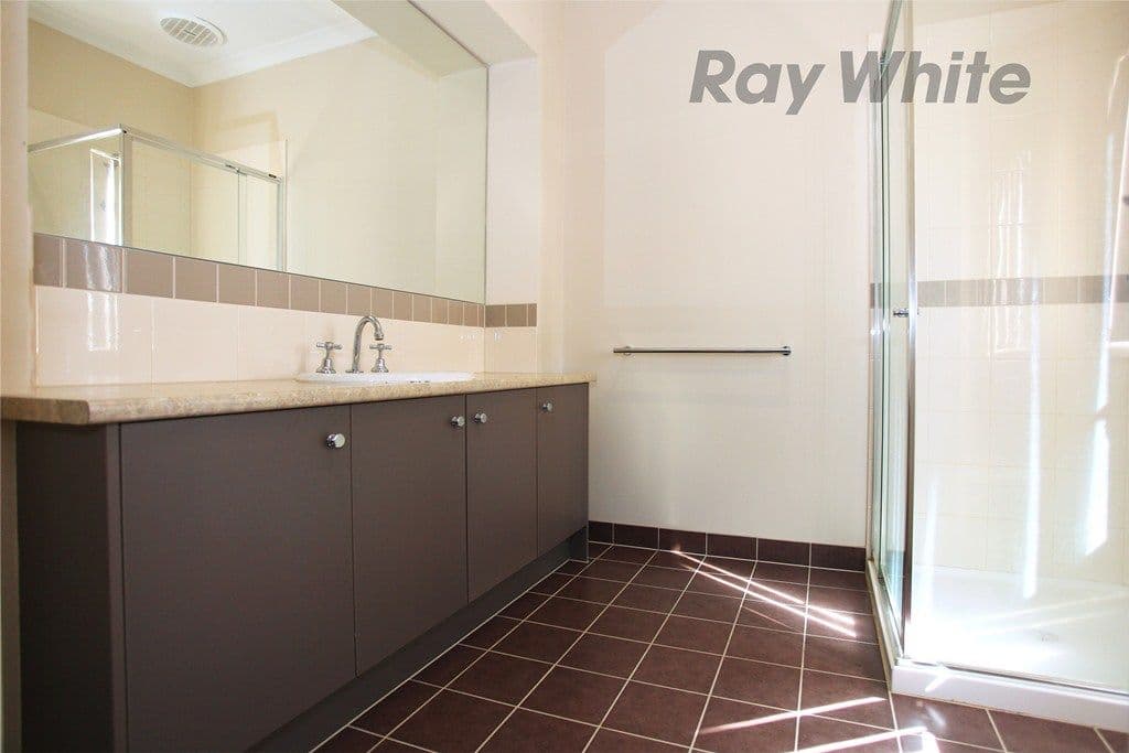 13 Paradise Parade, POINT COOK VIC 3030, Point Cook - Thumbnail 4