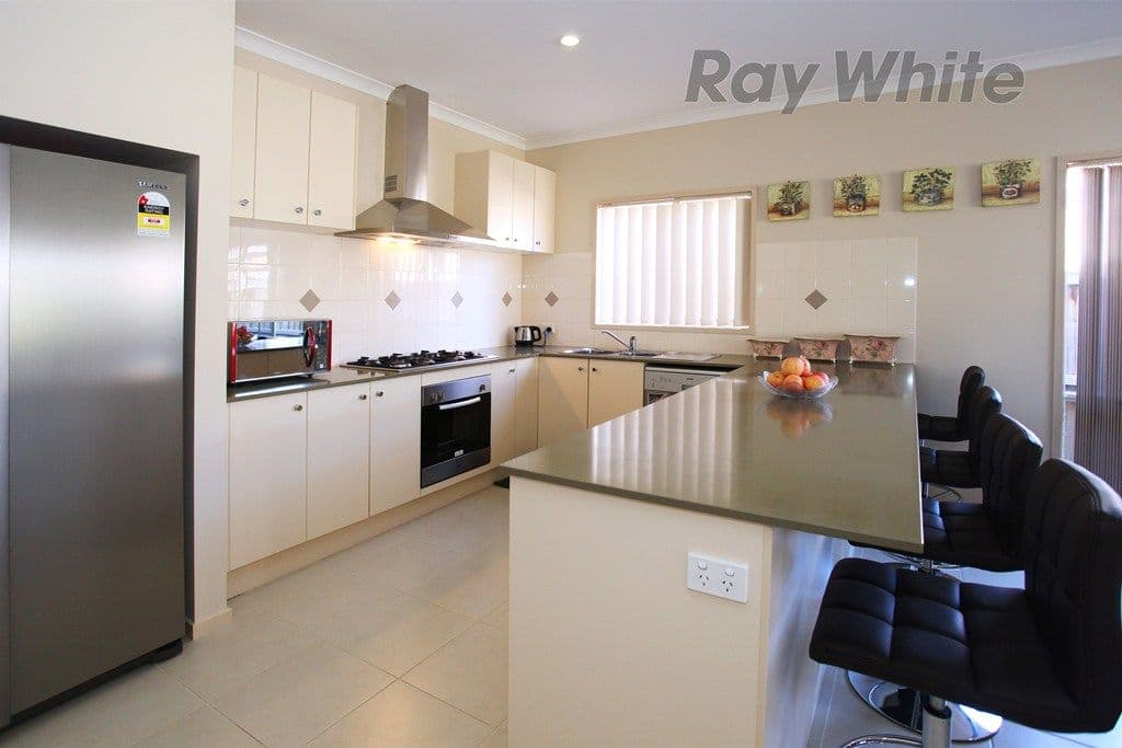13 Paradise Parade, POINT COOK VIC 3030, Point Cook - Thumbnail 8