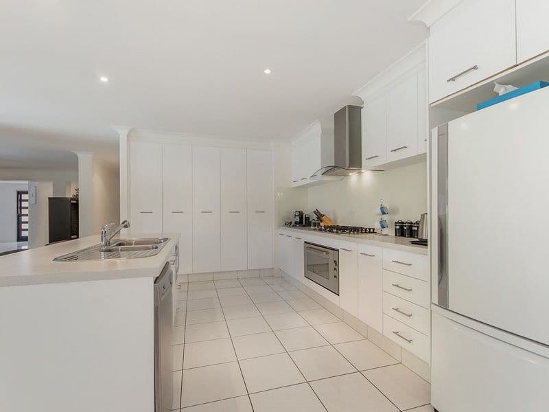 64 Regatta Avenue, Oxenford QLD 4210, Oxenford - Thumbnail 3