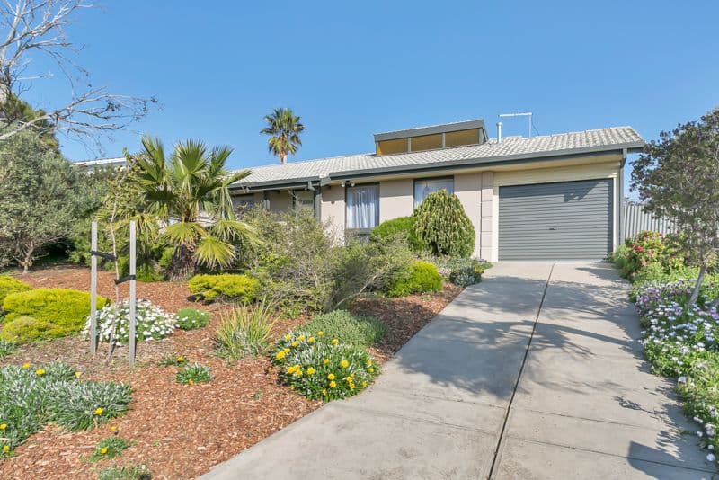 7 Minnipa Drive, Hallett Cove SA 5158, Hallett Cove - Thumbnail 2