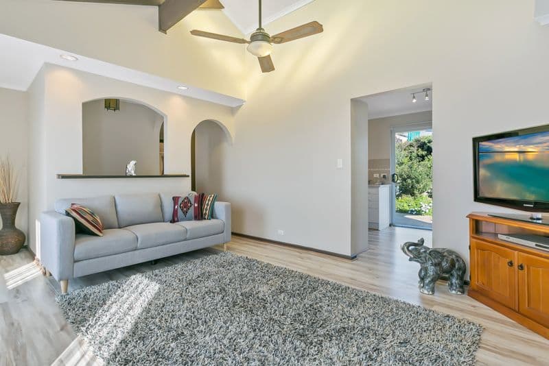 7 Minnipa Drive, Hallett Cove SA 5158, Hallett Cove - Thumbnail 4