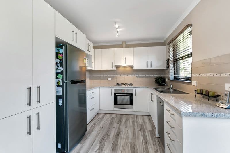7 Minnipa Drive, Hallett Cove SA 5158, Hallett Cove - Thumbnail 5