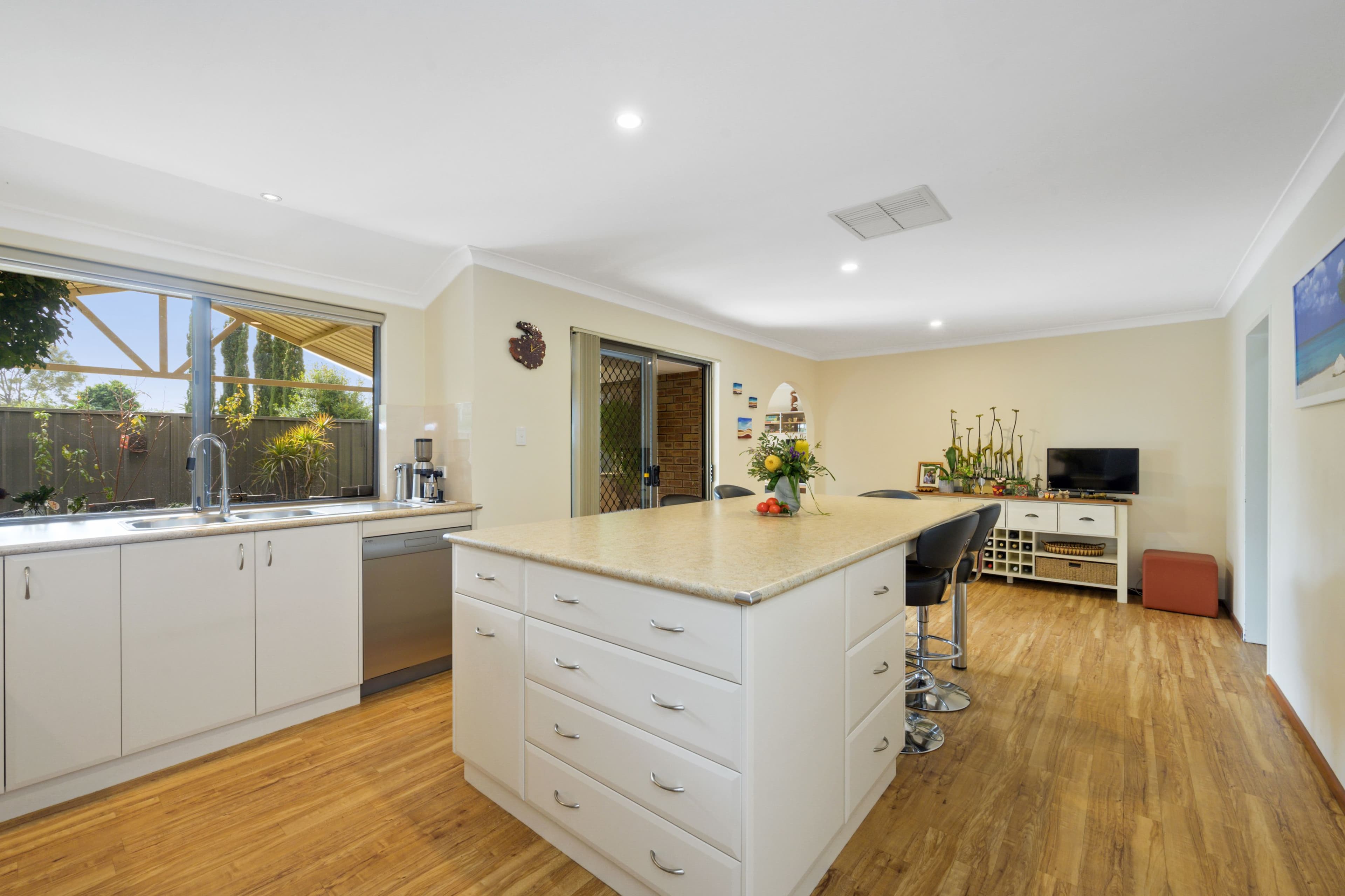 15 Kensal Green Way, Kingsley WA 6026, Kingsley - Thumbnail 2