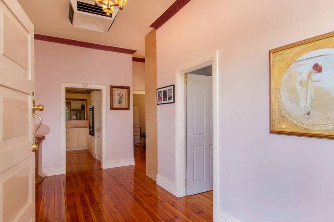 70 Hill Street, BROKEN HILL NSW 2880, Broken Hill - Thumbnail 2