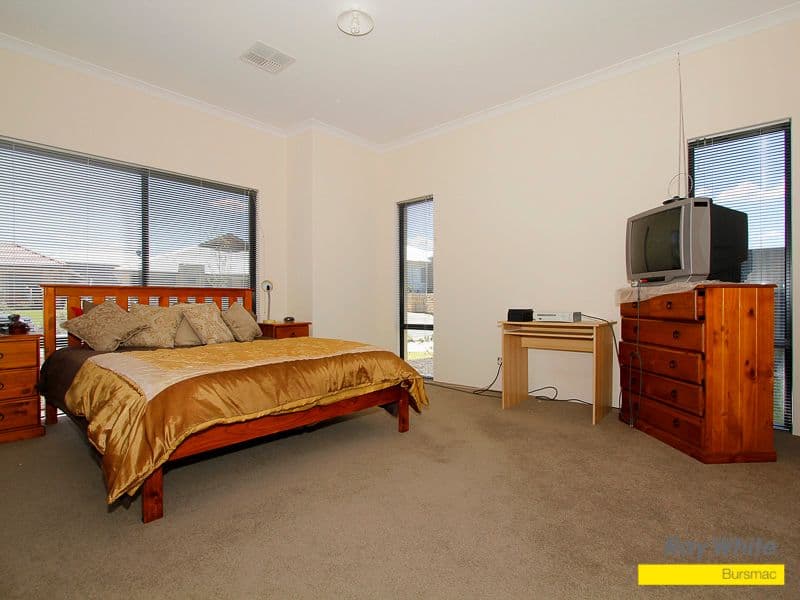 6 Dryden Crescent, AVELEY WA 6069, Aveley - Thumbnail 4