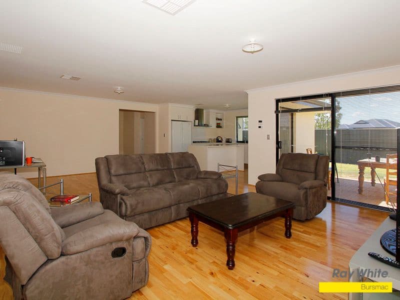6 Dryden Crescent, AVELEY WA 6069, Aveley - Thumbnail 6