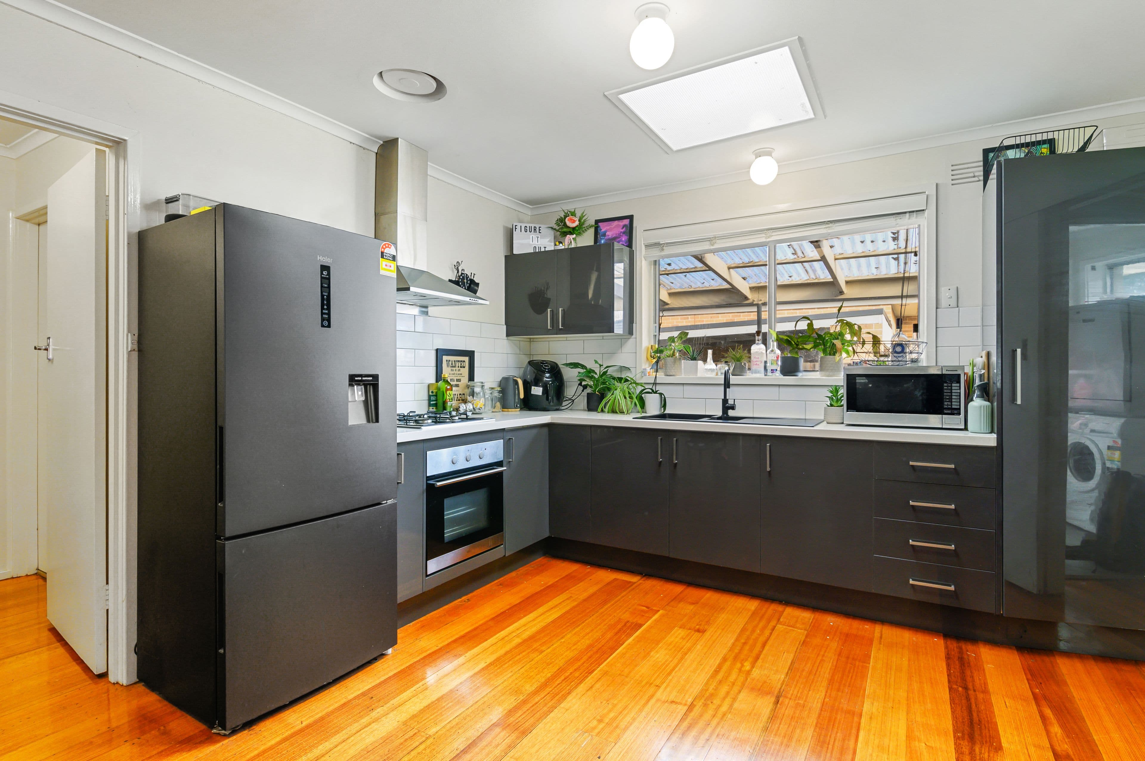 27 Neville Street, Mooroolbark VIC 3138, Mooroolbark - Thumbnail 2