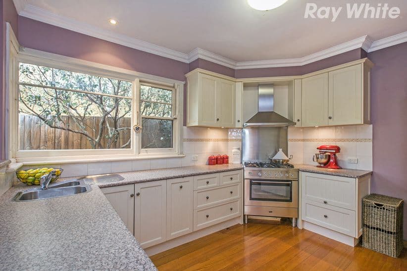 19 Thoona Grove, Greensborough VIC 3088, Greensborough - Thumbnail 4