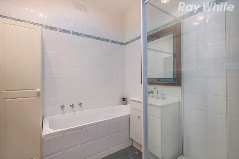 19 Thoona Grove, Greensborough VIC 3088, Greensborough - Thumbnail 7