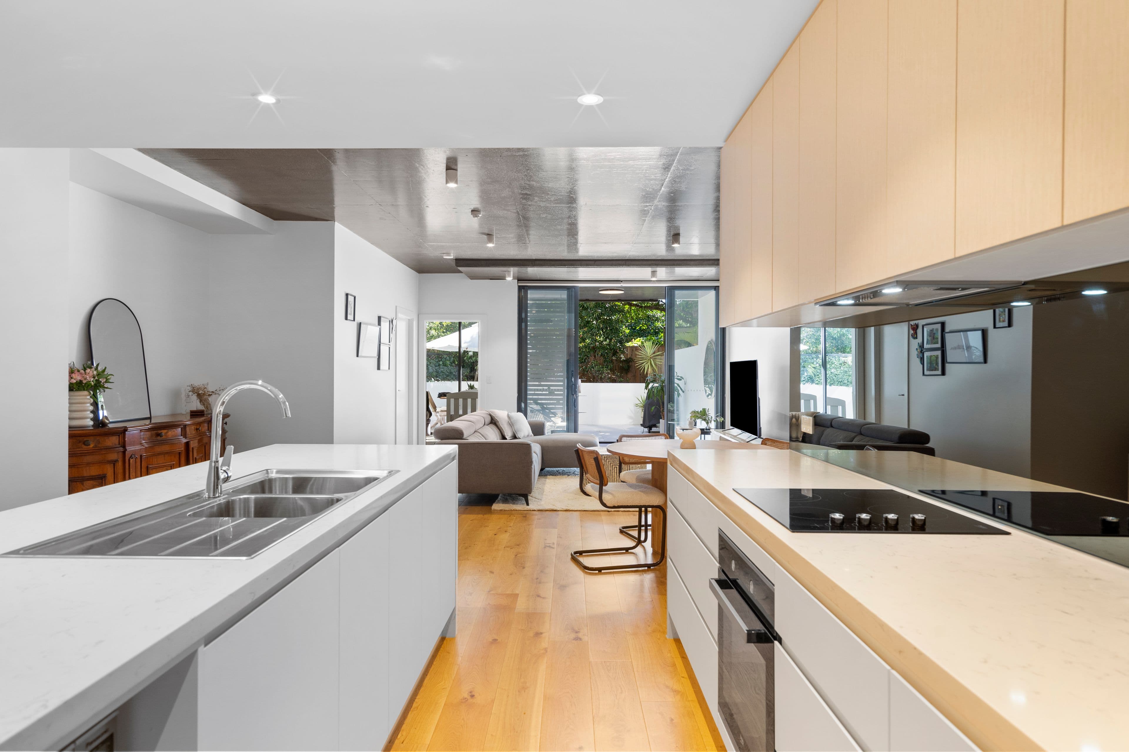 208 Norman Avenue, Norman Park QLD 4170, Norman Park - Thumbnail 2