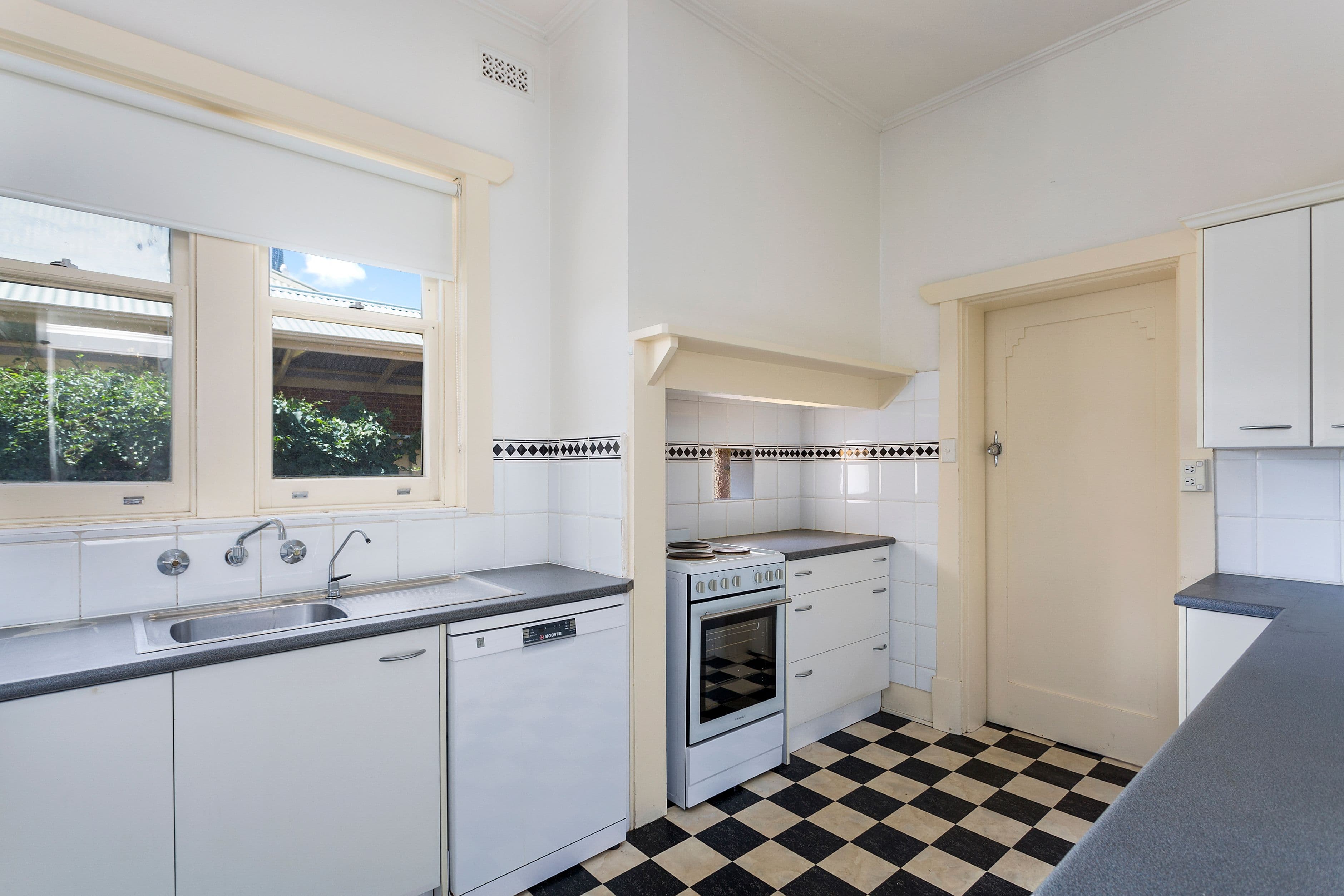 18 Fisk Avenue, Glengowrie SA 5044, Glengowrie - Thumbnail 5