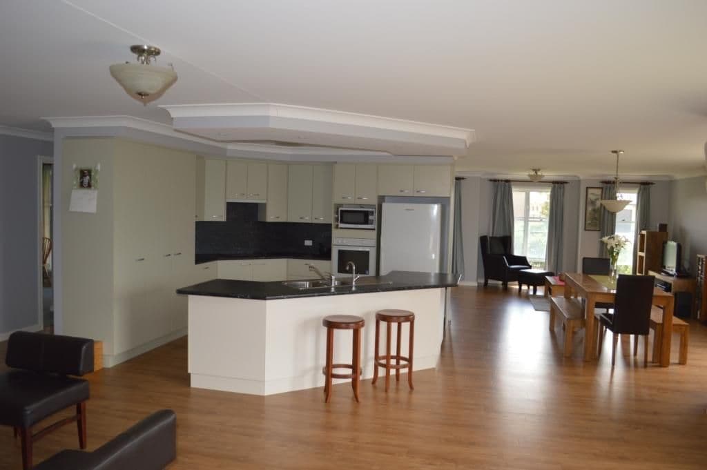 9 Lockyer Crescent, ROMA QLD 4455, Roma - Thumbnail 5