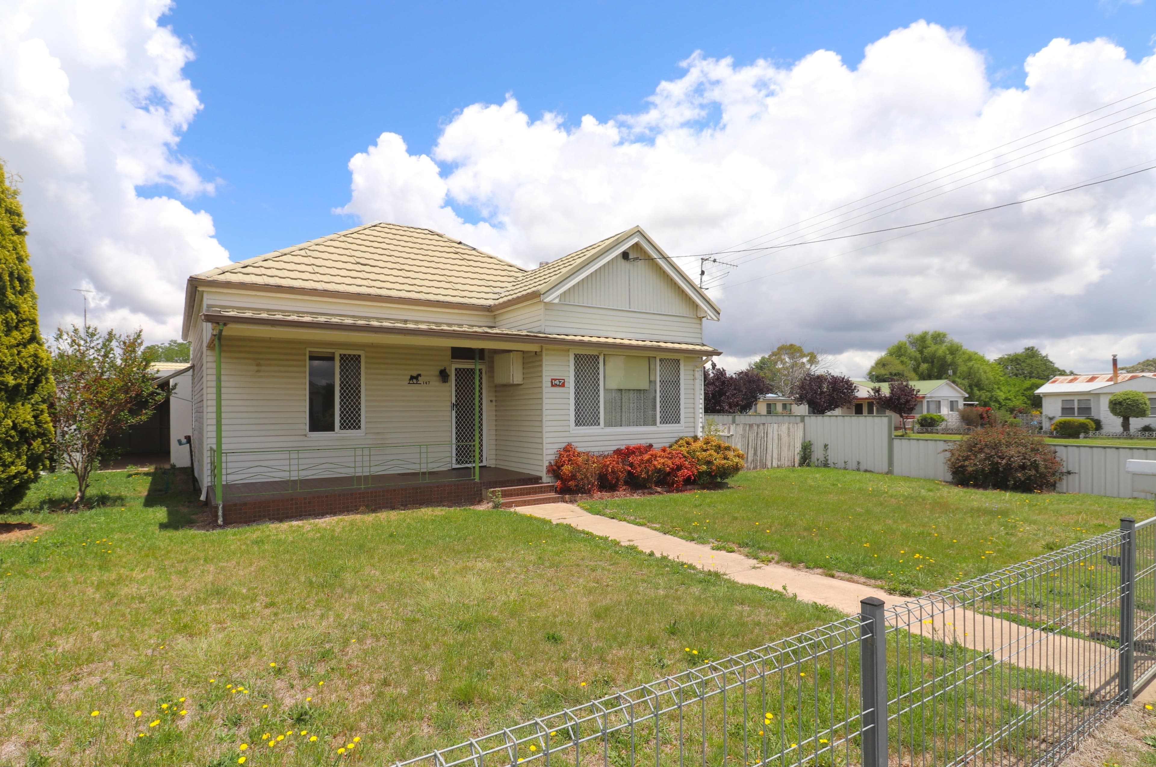 147 Herbert Street, Glen Innes NSW 2370, Glen Innes - Image 1
