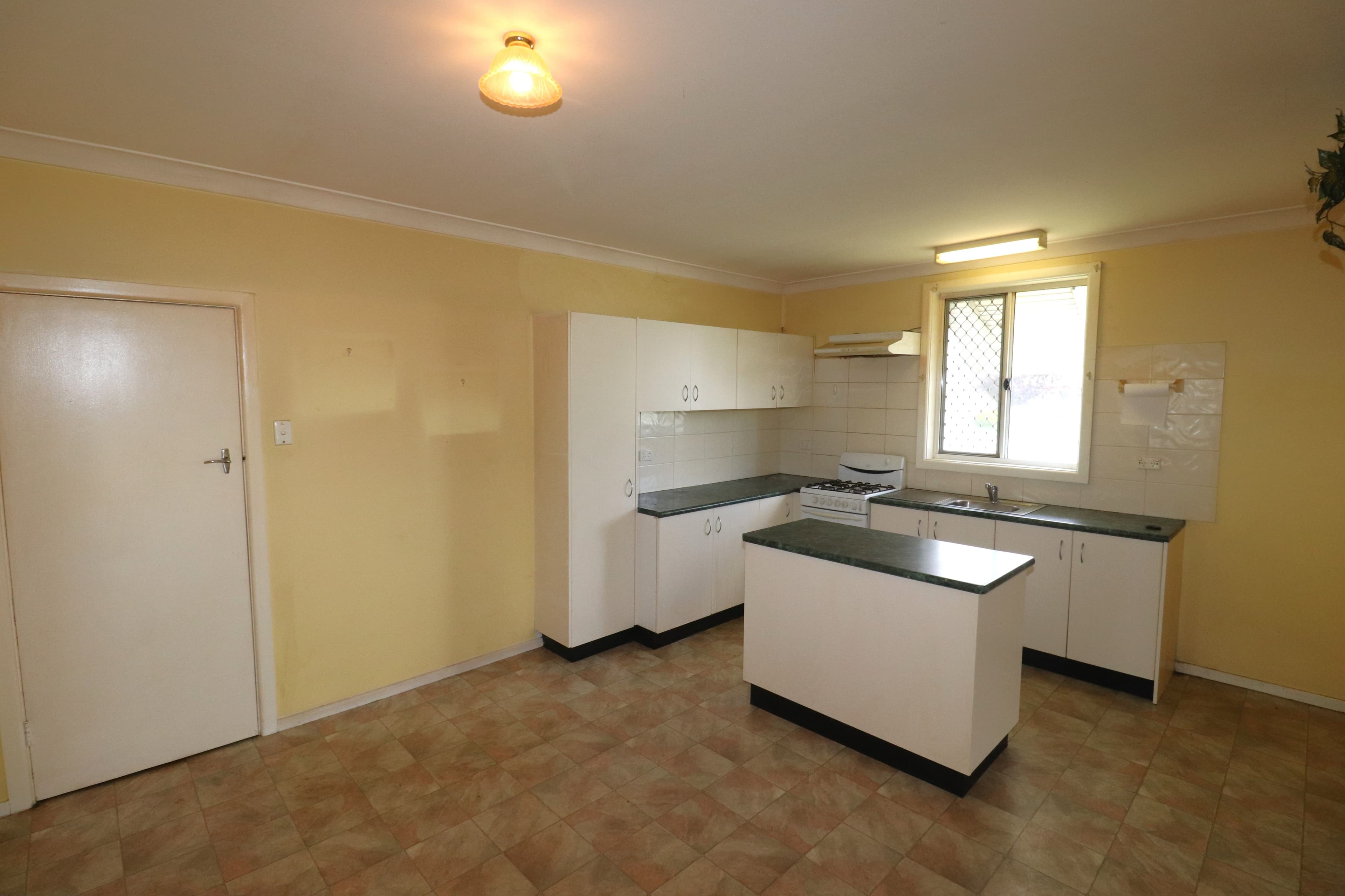147 Herbert Street, Glen Innes NSW 2370, Glen Innes - Thumbnail 3