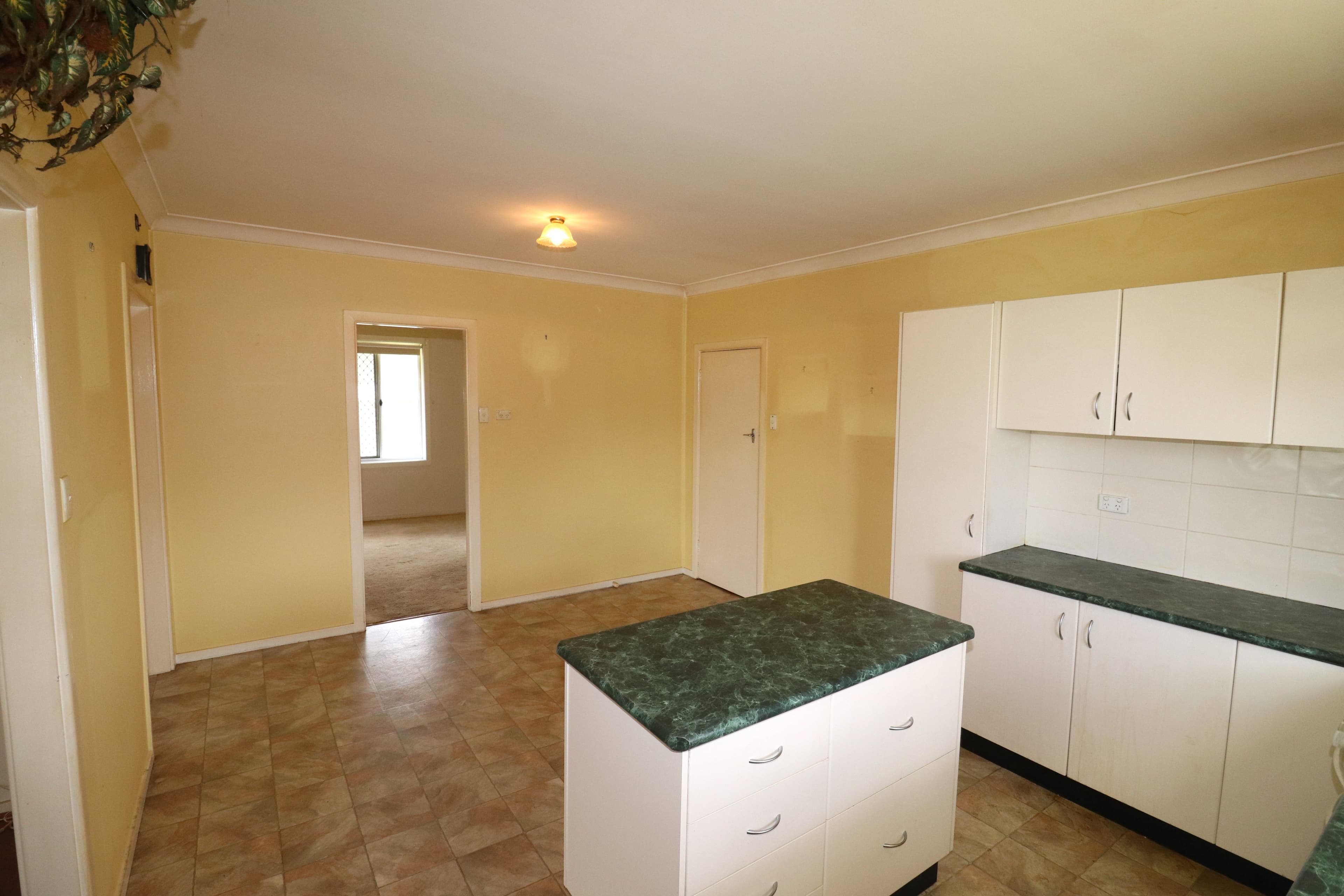 147 Herbert Street, Glen Innes NSW 2370, Glen Innes - Thumbnail 4