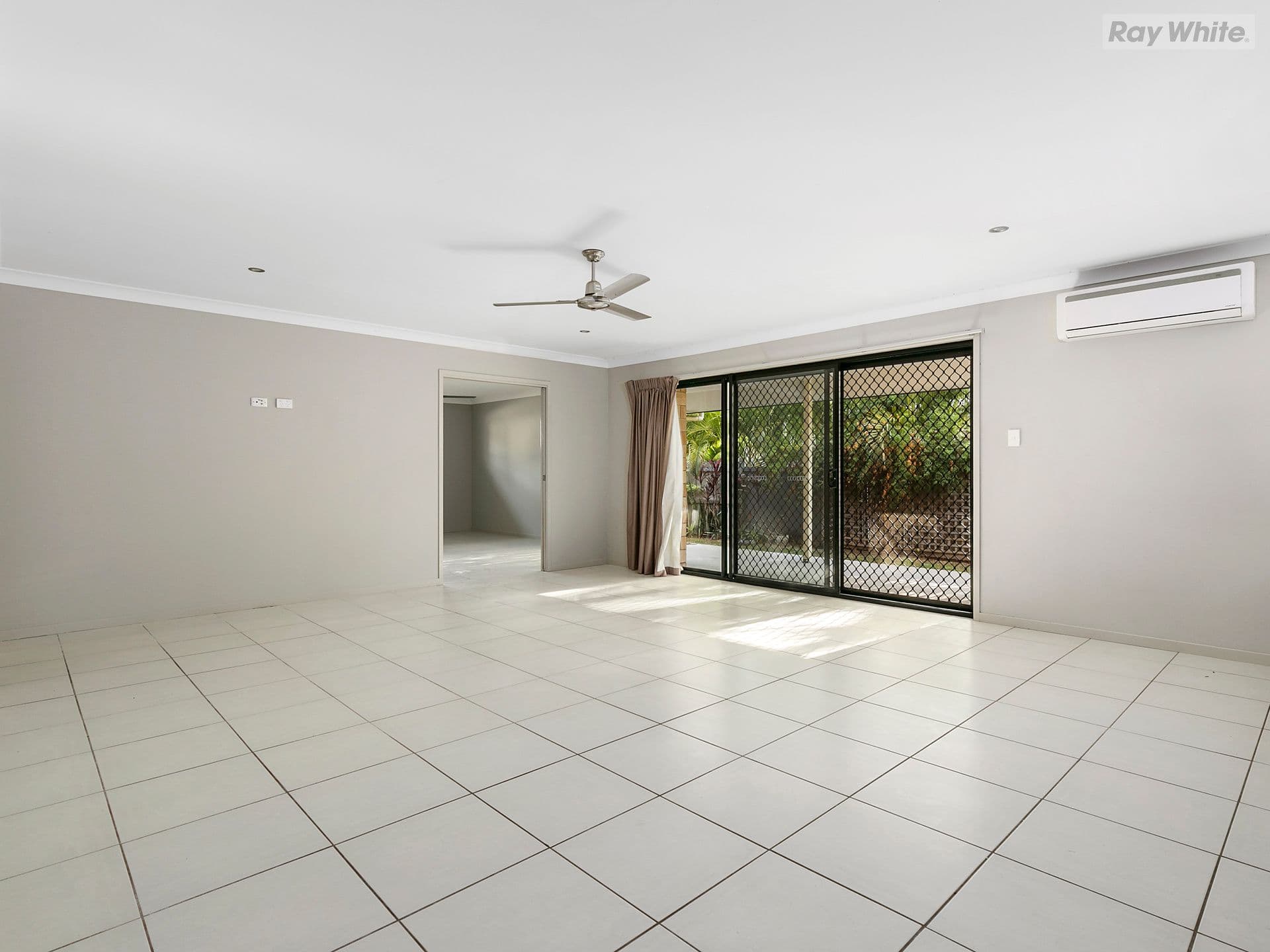3 Van Wyk Court, Bellbird Park QLD 4300, Bellbird Park - Thumbnail 2