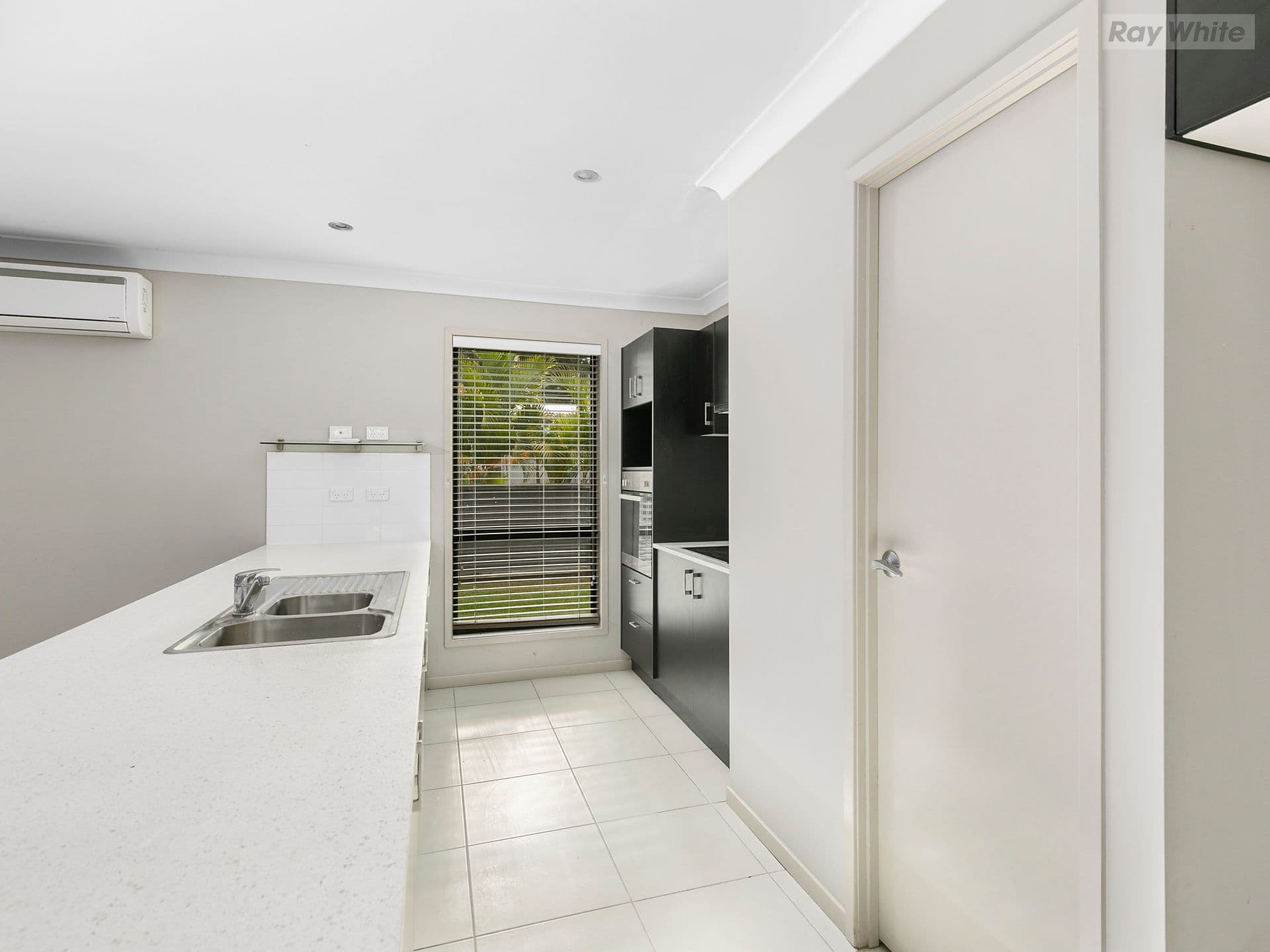 3 Van Wyk Court, Bellbird Park QLD 4300, Bellbird Park - Thumbnail 4